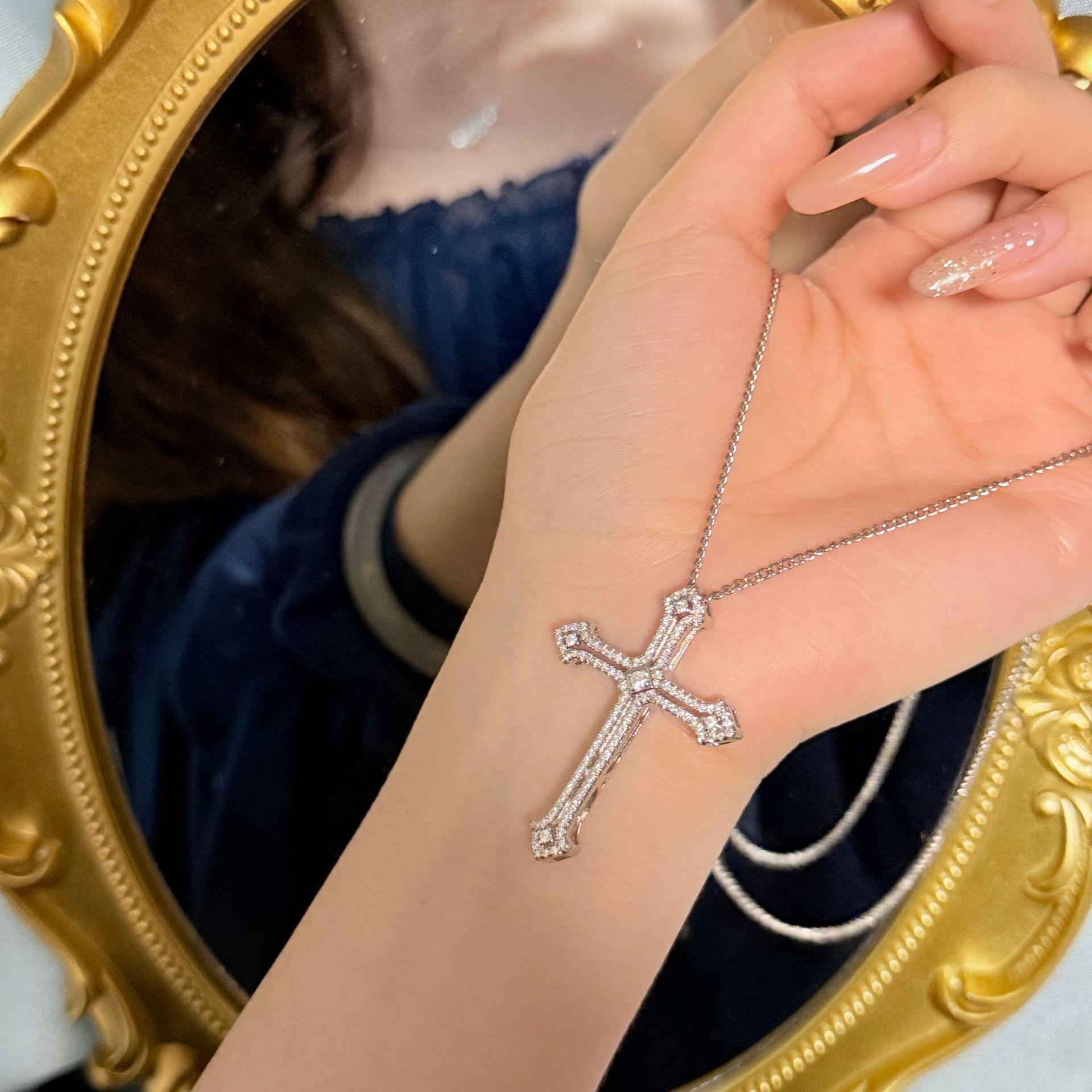 Star Cross Sweet Cool Design Personality Trend Daily Flash Diamond Necklace
Star Cross Sweet Cool Design Personality Trend Daily Flash Diamond Necklace