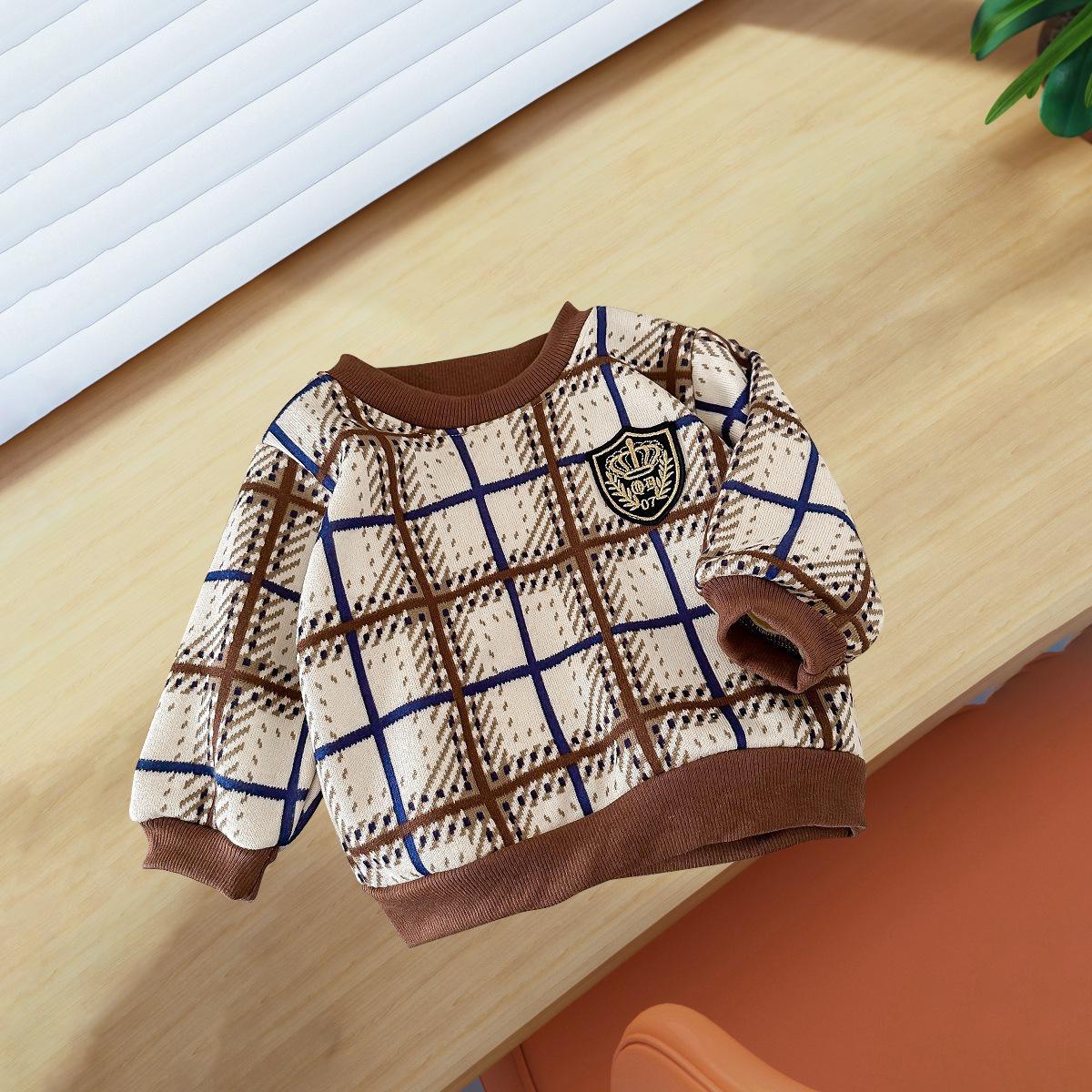 Children s Unisex Fleece-Lined Hoodie: Warm Autumn/Winter Round Neck Pullover with Badge Design 150cm
Children s Unisex Fleece-Lined Hoodie: Warm Autumn/Winter Round Neck Pullover with Badge Design 150cm