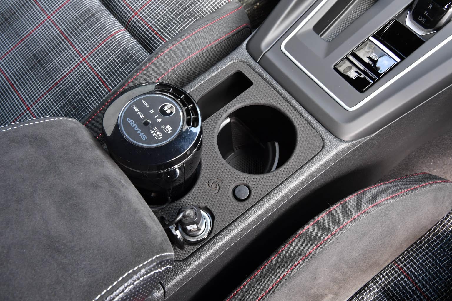 Основная пластина-подстаканник для Volkswagen Golf8 Golf 8 Крышка подстаканника CO-DHP-V01 чёрный
Основная пластина-подстаканник для Volkswagen Golf8 Golf 8 Крышка подстаканника CO-DHP-V01 чёрный