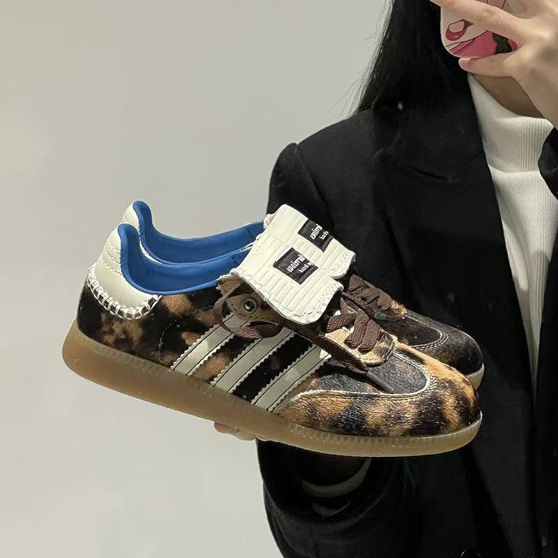 Женские парусиновые кеды с леопардовым принтом - Ретро плоская подошва низкие 2025 осенняя коллекция 36 цветной печати леопарда
Женские парусиновые кеды с леопардовым принтом - Ретро плоская подошва низкие 2025 осенняя коллекция 36 цветной печати леопарда