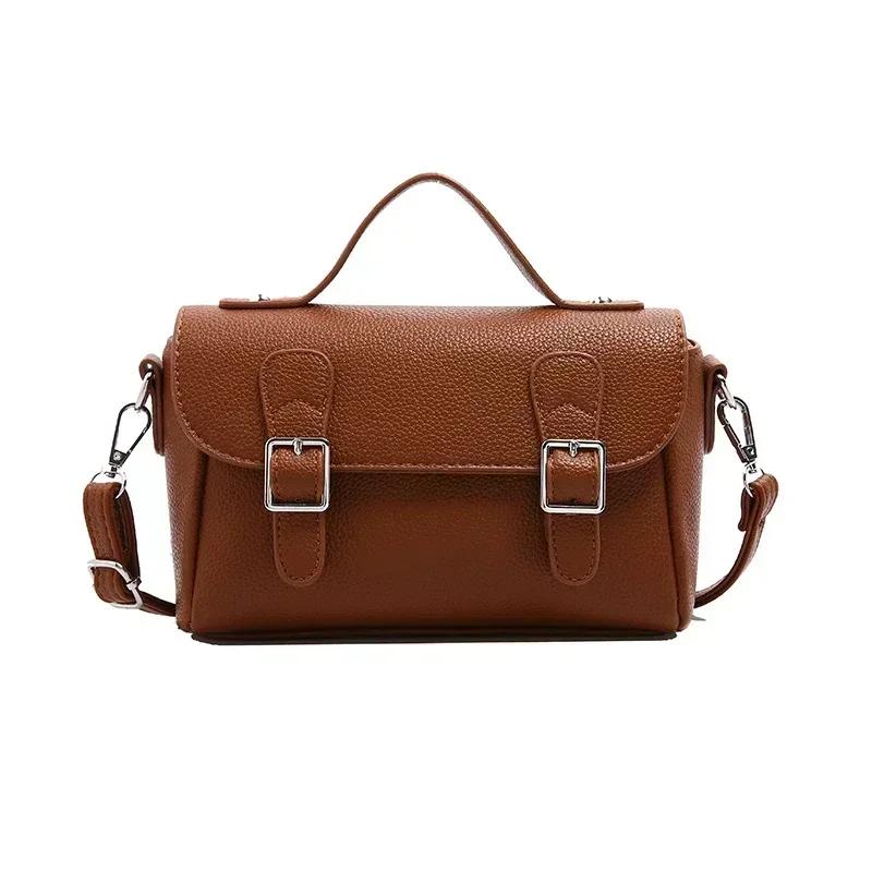 Универсальные полиуретановые сумки через плечо для женщин, однотонные сумки, простые дорожные сумки, повседневные модные новые стили
Универсальные полиуретановые сумки через плечо для женщин, однотонные сумки, простые дорожные сумки, повседневные модные новые стили