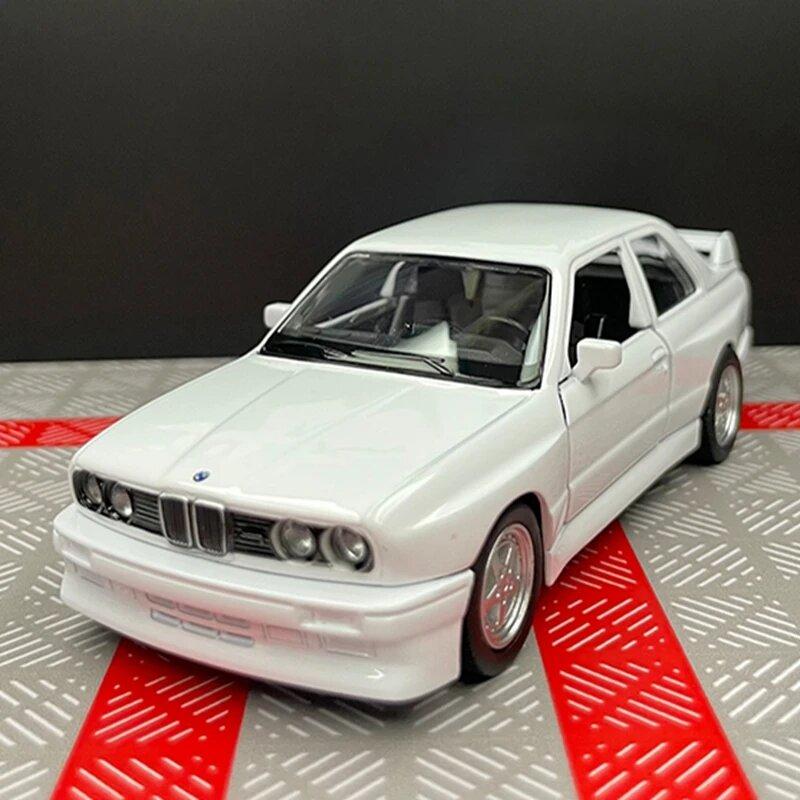 1/36 BMW M3 1987 литые игрушки модель автомобиля металлические литые игрушечные транспортные средства подлинные изысканный интерьер инерционный 2 двери открываются детский подарок белый
1/36 BMW M3 1987 литые игрушки модель автомобиля металлические литые игрушечные транспортные средства подлинные изысканный интерьер инерционный 2 двери открываются детский подарок белый