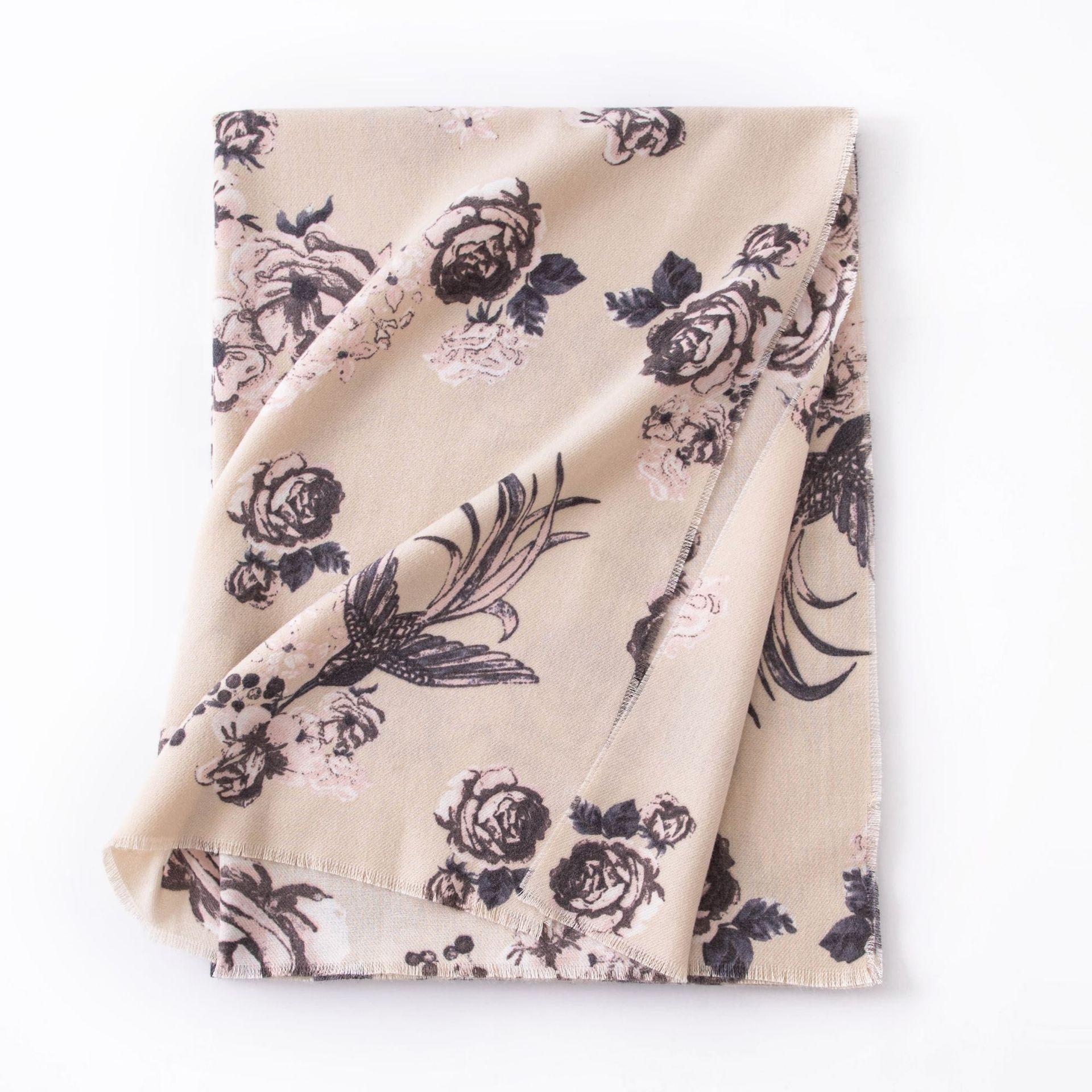 Шарф Осенне-зимний с принтом роз Имитация кашемира Кисточки Шаль Европейский и американский Новый женский теплый шарф 65*190cm
Шарф Осенне-зимний с принтом роз Имитация кашемира Кисточки Шаль Европейский и американский Новый женский теплый шарф 65*190cm