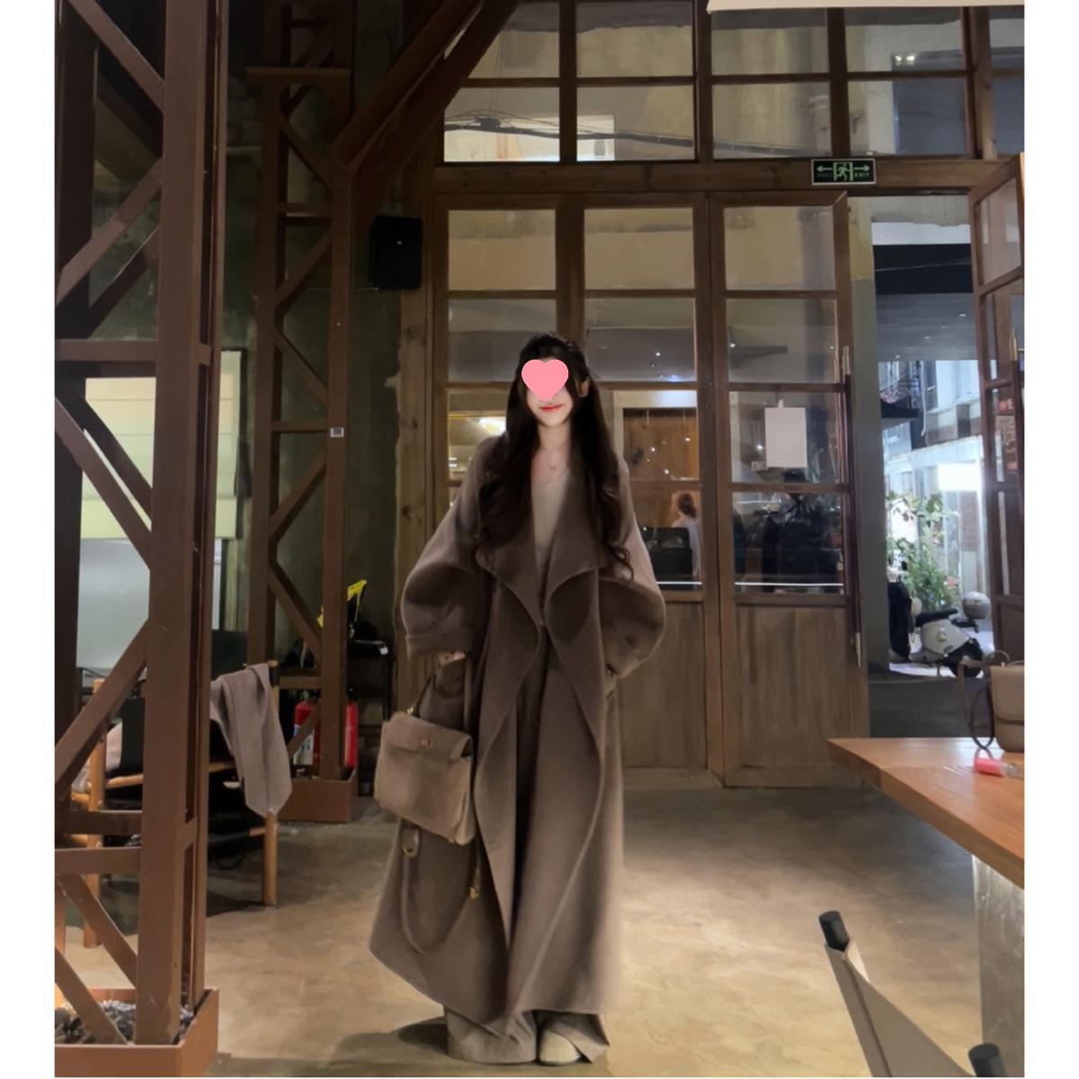 Cozy Wool Double-Faced Coat with Large Lapel S (Length 116cm, 155-164cm) - Ships in 10 days
Cozy Wool Double-Faced Coat with Large Lapel S (Length 116cm, 155-164cm) - Ships in 10 days