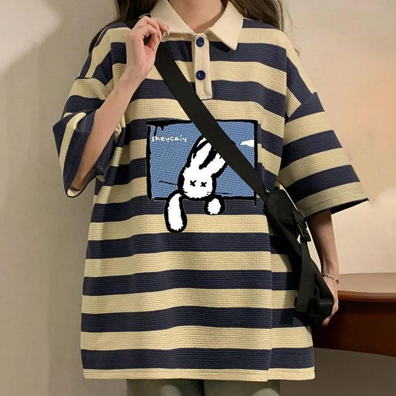 Футболка женская, весенне-летняя, свободная, большие спортивные топы, рубашка поло в полоску с короткими рукавами и лацканами, удобные топы
Футболка женская, весенне-летняя, свободная, большие спортивные топы, рубашка поло в полоску с короткими рукавами и лацканами, удобные топы