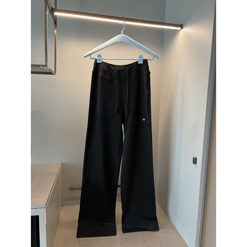 Alo Women s Casual Slimming Wide-Leg Knit Pants - Relaxed, Loose, Lazy Style Small чёрный
Alo Women s Casual Slimming Wide-Leg Knit Pants - Relaxed, Loose, Lazy Style Small чёрный