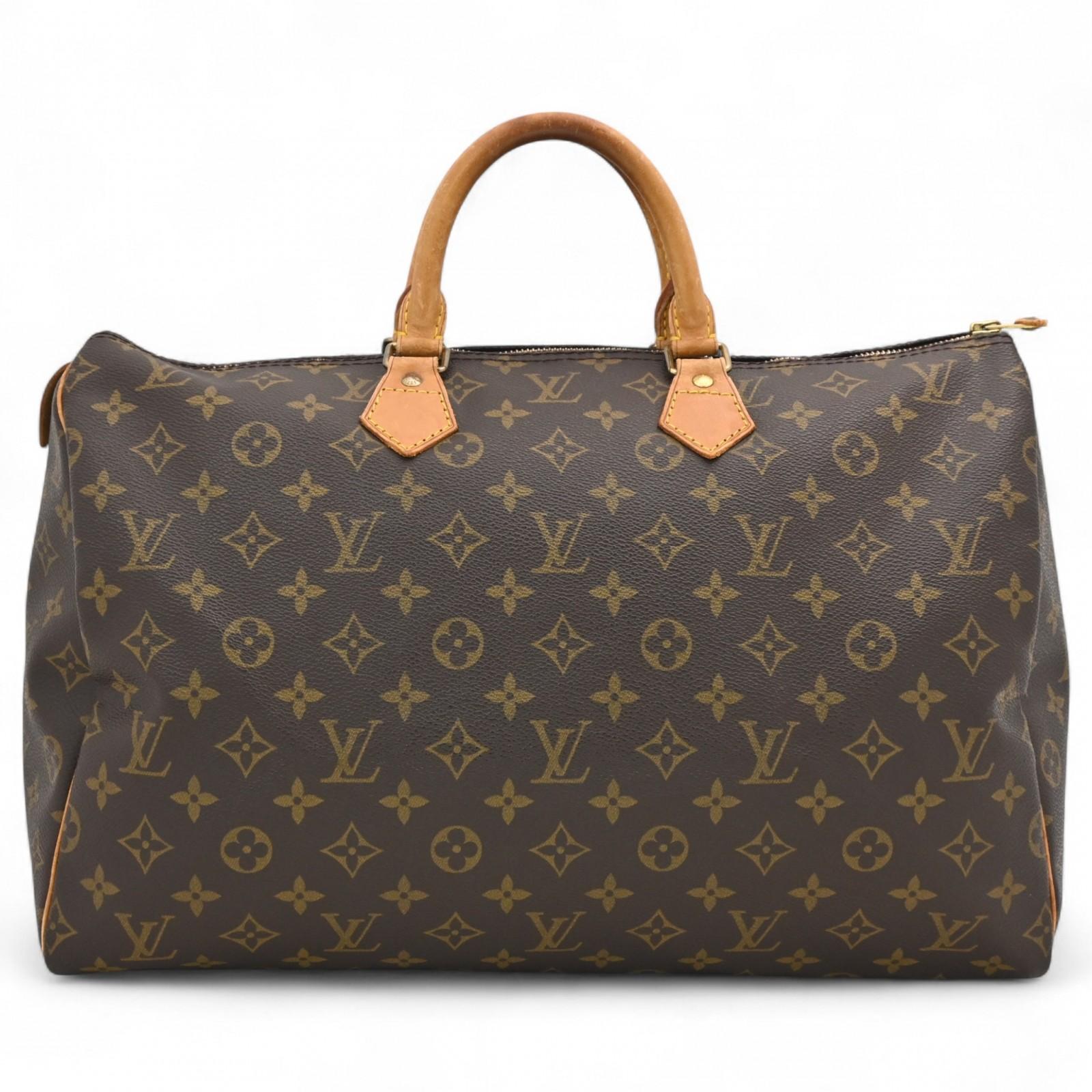 Auth LOUIS VUITTON Monogram Speedy 40 Boston Bag Brown PVC Canvas Women’s lv7737ff
Auth LOUIS VUITTON Monogram Speedy 40 Boston Bag Brown PVC Canvas Women’s lv7737ff