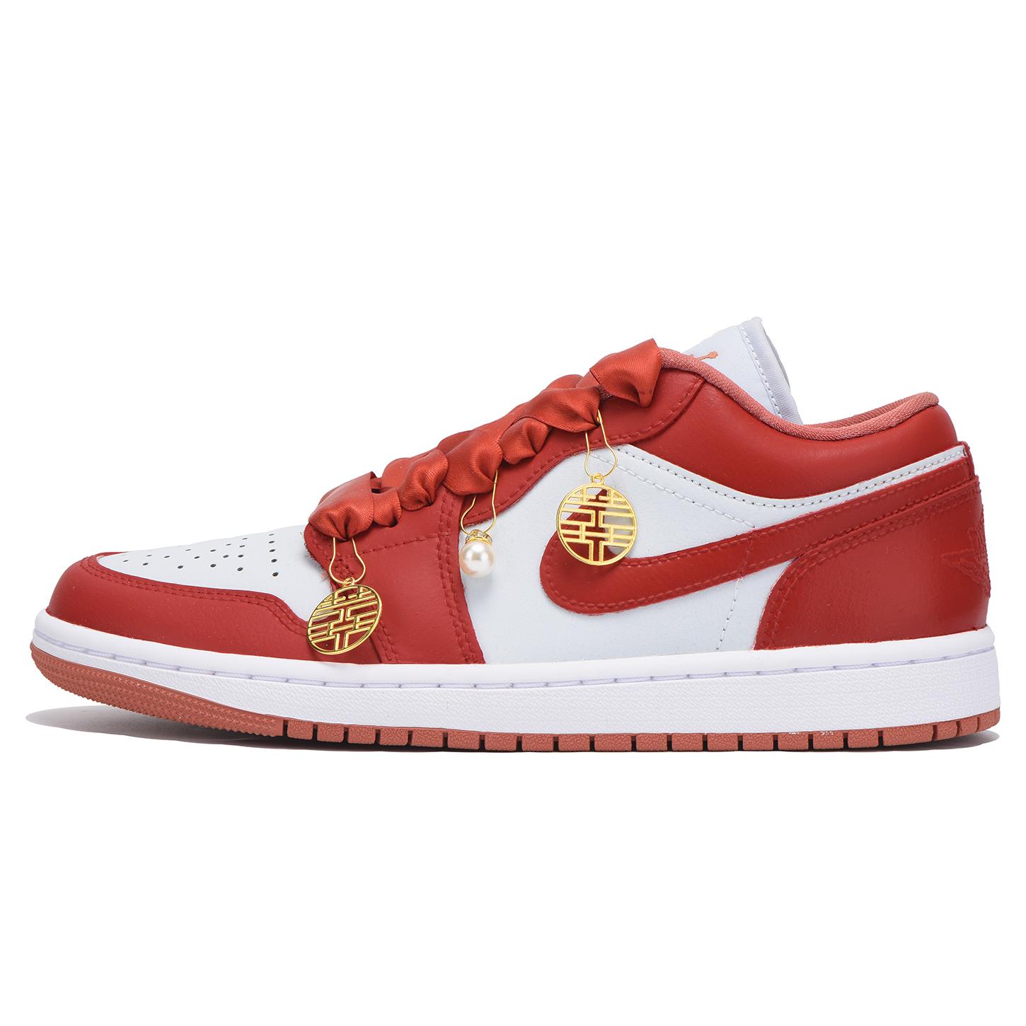 Jordan Air Jordan 1 Slip Resistant Coverage Low top Vintage Basketball Shoes Women s Red White DC0774-080(Team59-) 36.5
Jordan Air Jordan 1 Slip Resistant Coverage Low top Vintage Basketball Shoes Women s Red White DC0774-080(Team59-) 36.5