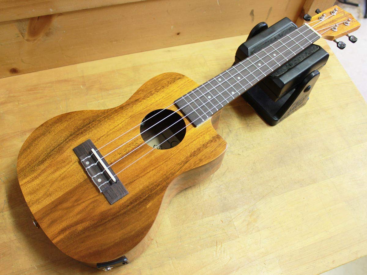 S.Yairi Ukulele с предусилителем, электроукулеле, концертный размер, материал сердечника, характеристики колков YU-C-01KE (Гиг-сумка в комплекте)
S.Yairi Ukulele с предусилителем, электроукулеле, концертный размер, материал сердечника, характеристики колков YU-C-01KE (Гиг-сумка в комплекте)
