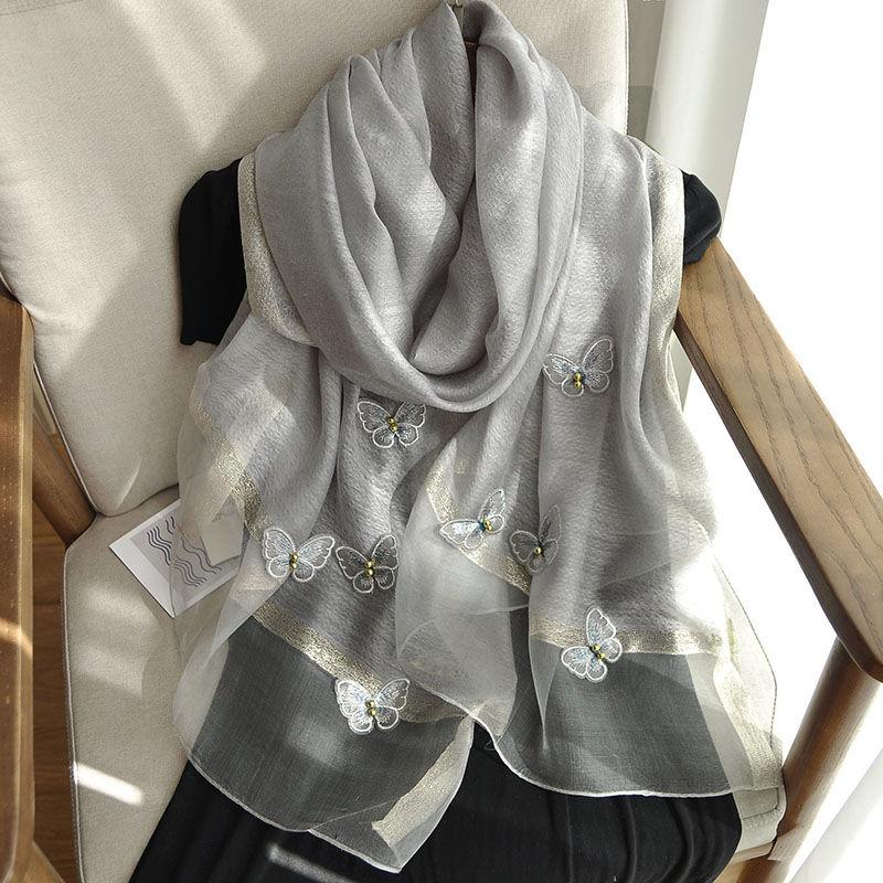 Роскошный брендовый женский шарф, модные шелковые шарфы с принтом, летние шали и накидки, мягкая женская бандана из пашмины, платок, хиджаб
Роскошный брендовый женский шарф, модные шелковые шарфы с принтом, летние шали и накидки, мягкая женская бандана из пашмины, платок, хиджаб