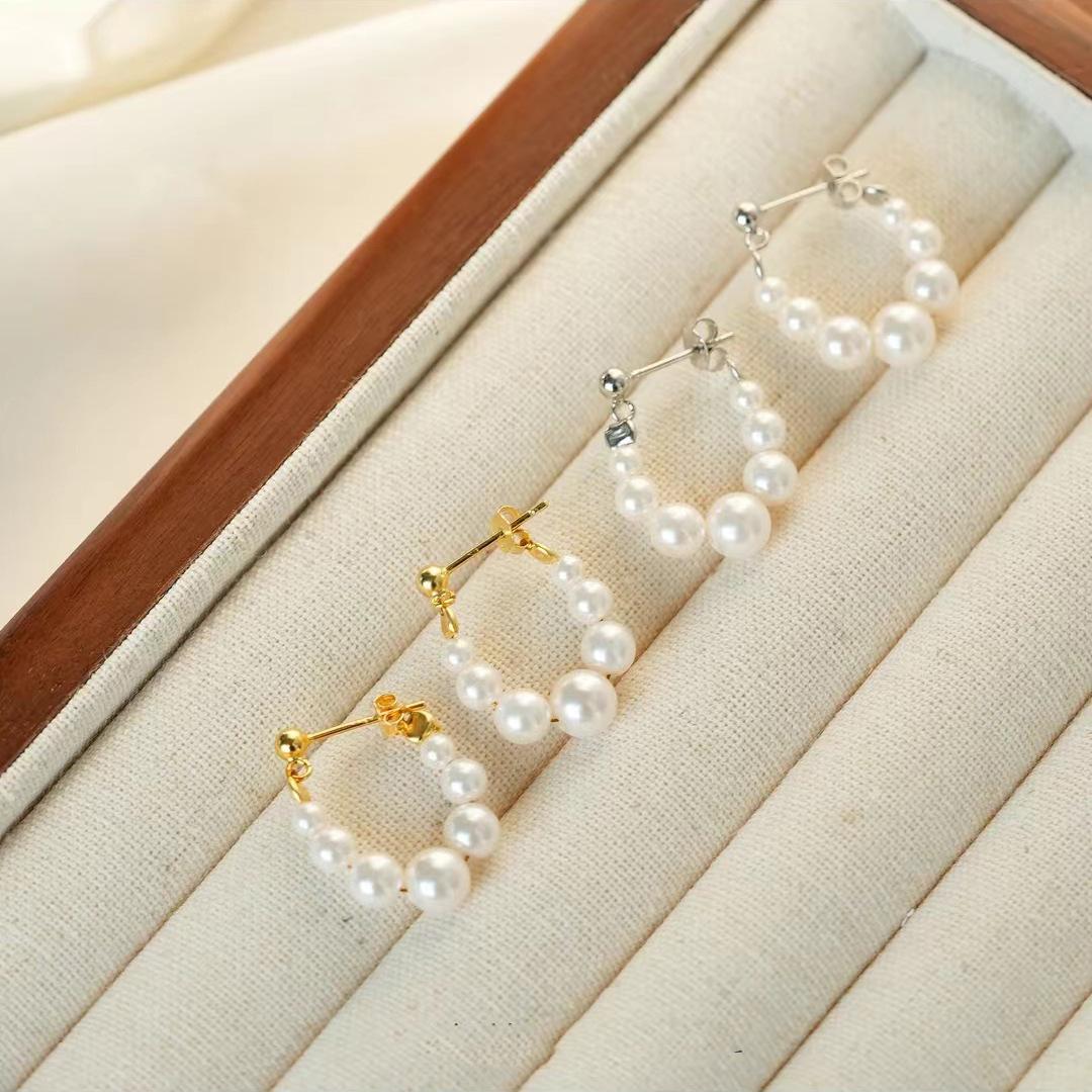 Retro Bean Pearl Hoop Earrings in S925 Sterling Silver – Elegant Light Luxury for Women S925 Silver золотой
Retro Bean Pearl Hoop Earrings in S925 Sterling Silver – Elegant Light Luxury for Women S925 Silver золотой