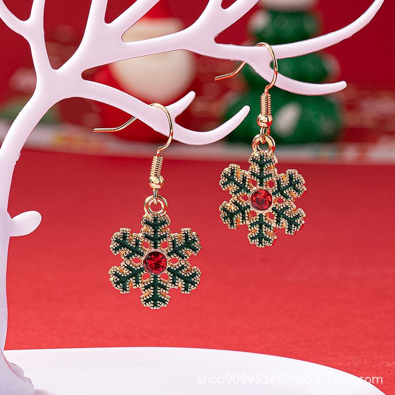 European and American Cross-border Multicolor Drip Oil Christmas Earrings Set: Snowflake and Christmas Tree Designs
European and American Cross-border Multicolor Drip Oil Christmas Earrings Set: Snowflake and Christmas Tree Designs
