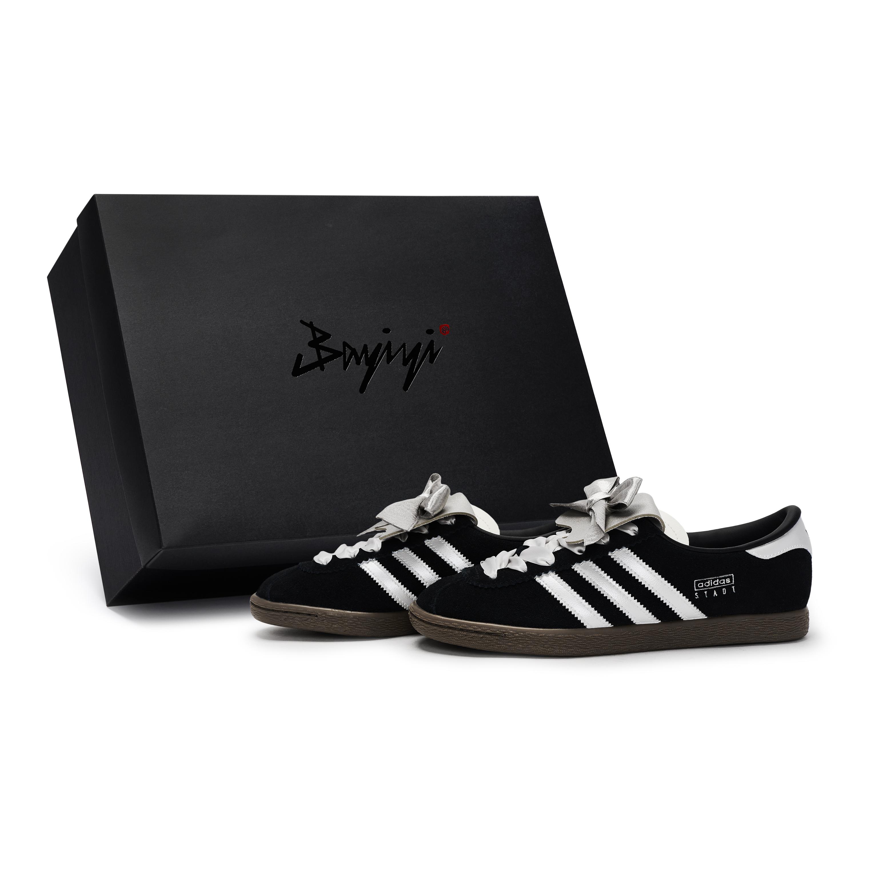 Adidas Originals Stadt German Army Trainers Unisex Low Top Black/Gray/Silver JR6344(Team80-S-BOX) 41⅓
Adidas Originals Stadt German Army Trainers Unisex Low Top Black/Gray/Silver JR6344(Team80-S-BOX) 41⅓