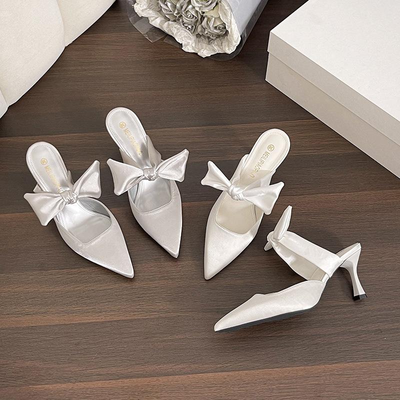 New Chinese satin bow pointed head stiletto high heels 2025 new fashion design bag head half slippers 34
New Chinese satin bow pointed head stiletto high heels 2025 new fashion design bag head half slippers 34