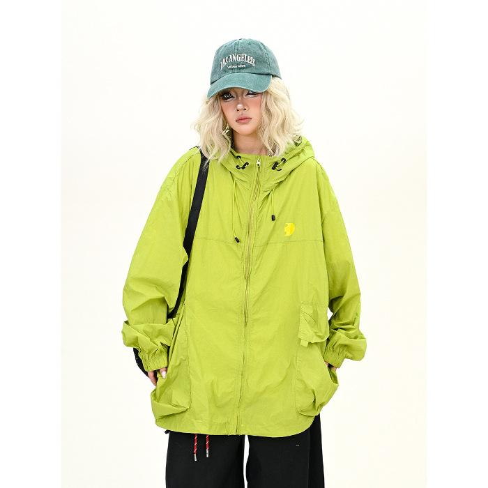 Japanese retro loose thin sunscreen clothing for men and women, summer tide breathable college wind green hooded sunscreen clothing jacket 2XL
Japanese retro loose thin sunscreen clothing for men and women, summer tide breathable college wind green hooded sunscreen clothing jacket 2XL