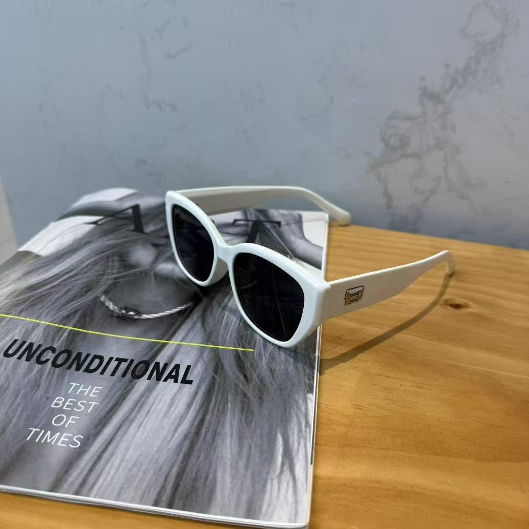 TR90 Material Sunglasses Women Square Shape UV400 Protection Sun Glasses for Men Driving Travelling Sunglasses
TR90 Material Sunglasses Women Square Shape UV400 Protection Sun Glasses for Men Driving Travelling Sunglasses