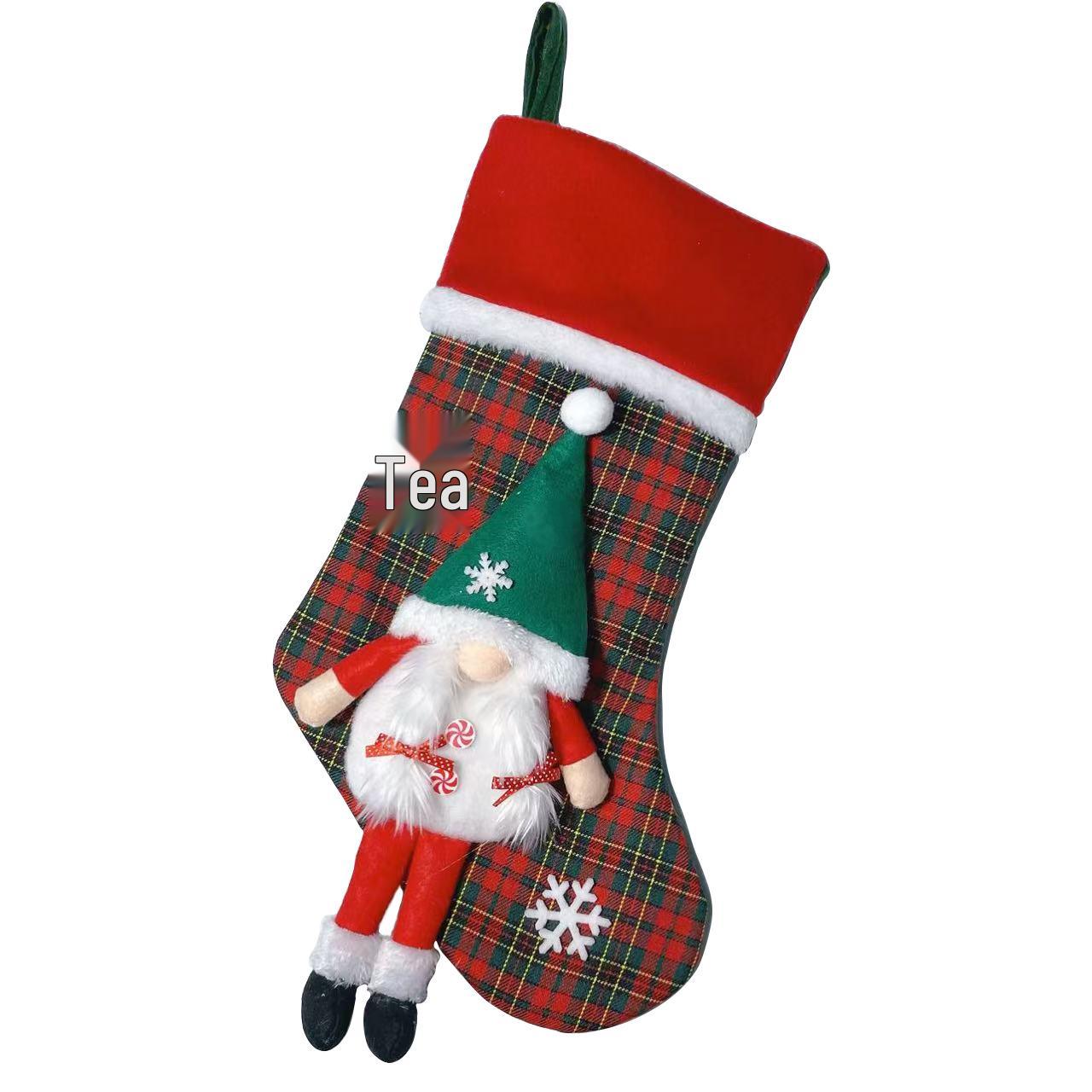 Festive Burlap Faceless Dolls and Christmas Stockings
Festive Burlap Faceless Dolls and Christmas Stockings