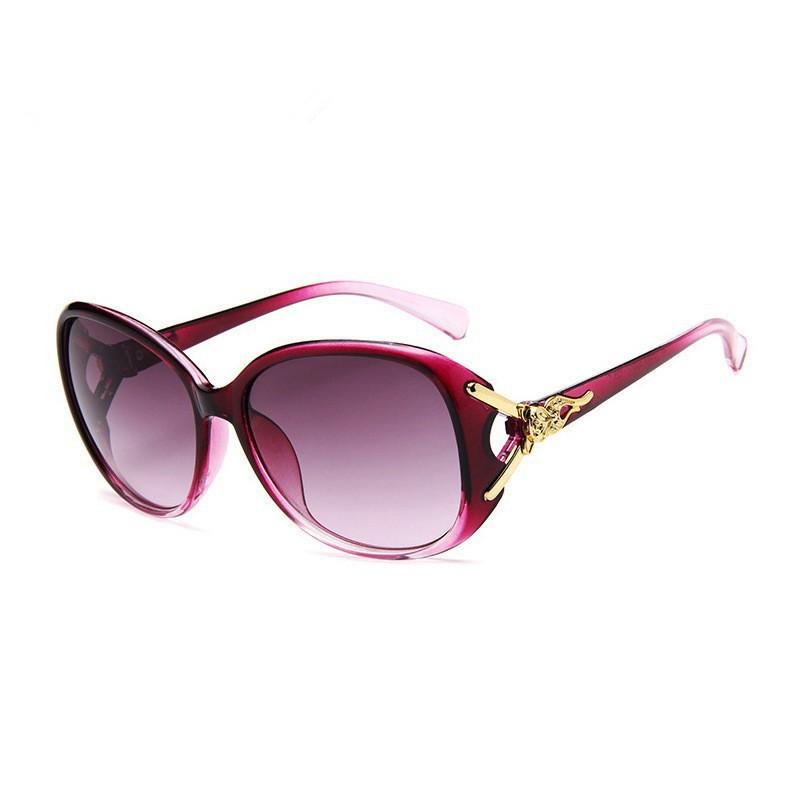 Lady sunglasses with large frames, sun-blocking and sun-protective lenses, retro style sunglasses
Lady sunglasses with large frames, sun-blocking and sun-protective lenses, retro style sunglasses