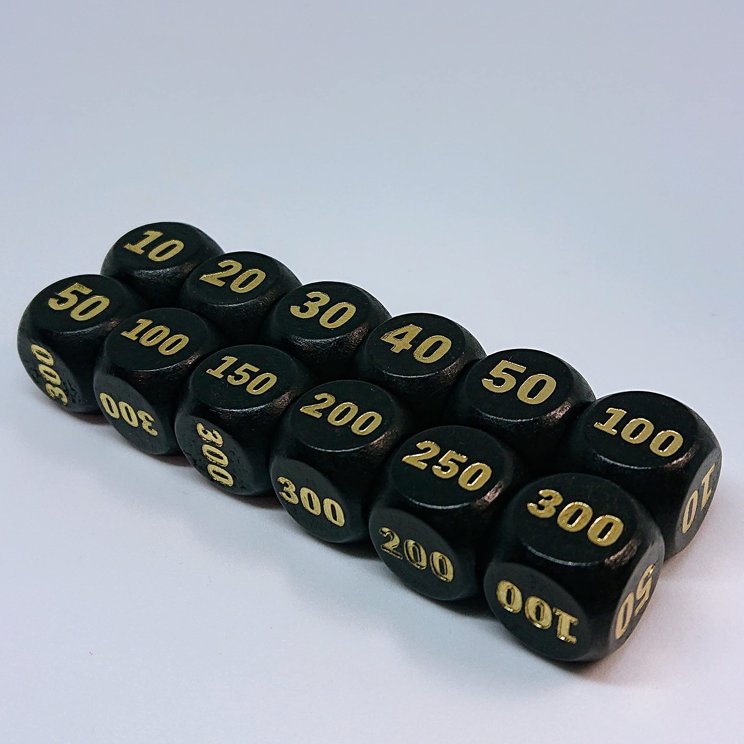 MINI CUBER черные деревянные игральные кости золотые игральные кости 12 штук карманные карты совместимы дама может заменить
MINI CUBER черные деревянные игральные кости золотые игральные кости 12 штук карманные карты совместимы дама может заменить
