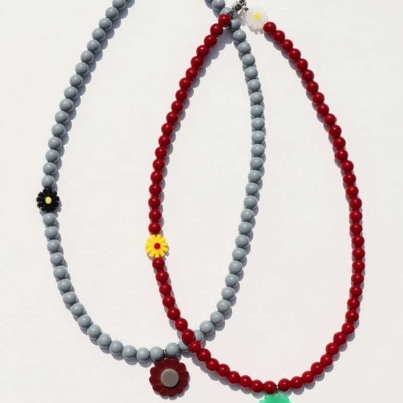 BONBEAU Blooming daisy pendant glassball necklace 6mm glass ball kitsch necklace wine
BONBEAU Blooming daisy pendant glassball necklace 6mm glass ball kitsch necklace wine