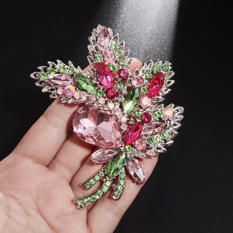 Women Men Classic Exquisite Crystal Exaggerated Brooch Badges Fashion Elegant High-end Lady Boutique Party Wedding Jewelry Pines
Women Men Classic Exquisite Crystal Exaggerated Brooch Badges Fashion Elegant High-end Lady Boutique Party Wedding Jewelry Pines