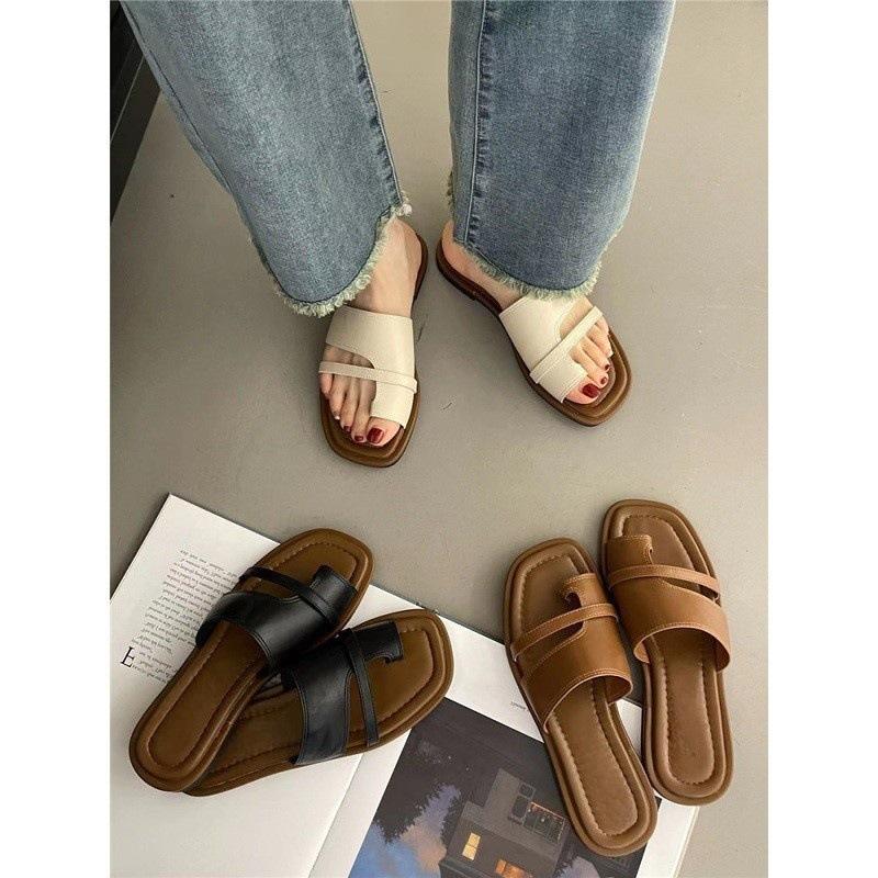 Set of toe slippers women s shoes new retro simple with skirt one pedal sandals 42 коричневий
Set of toe slippers women s shoes new retro simple with skirt one pedal sandals 42 коричневий
