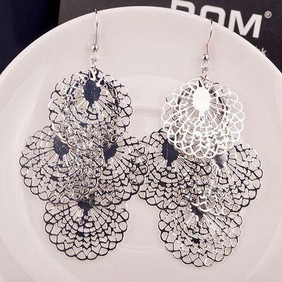 Earrings Are Fashionable, A Variety Of Hipster Metals, Exaggerated Fringed Temperament, Long Popular Elements, Earrings, Ear Hooks.
Earrings Are Fashionable, A Variety Of Hipster Metals, Exaggerated Fringed Temperament, Long Popular Elements, Earrings, Ear Hooks.