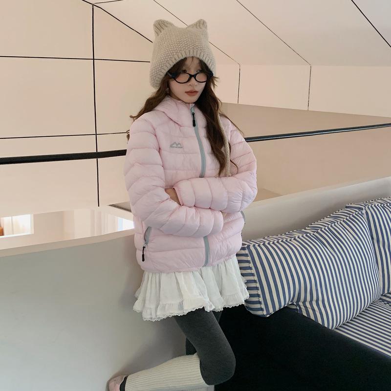 Women s Lightweight Short Reversible Hooded Down Jacket XXXXL
Women s Lightweight Short Reversible Hooded Down Jacket XXXXL