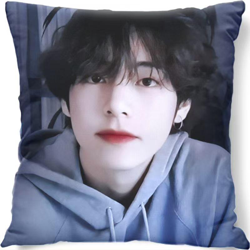 Подушка BTS Чонгук Подушка для комфорту Kpop Подушка для ліжка BT21 60*60cm
Подушка BTS Чонгук Подушка для комфорту Kpop Подушка для ліжка BT21 60*60cm
