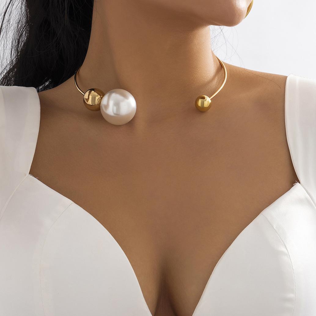 Jewelry, personalized metal ring collar, simple asymmetric imitation pearl round bead necklace for women
Jewelry, personalized metal ring collar, simple asymmetric imitation pearl round bead necklace for women