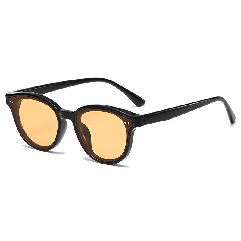 Солнцезащитные очки женские 2025 года, маленькая оправа: Защита от УФ-лучей, Подчеркивающий фигуру и Универсальный для вождения и защиты от солнца
Солнцезащитные очки женские 2025 года, маленькая оправа: Защита от УФ-лучей, Подчеркивающий фигуру и Универсальный для вождения и защиты от солнца