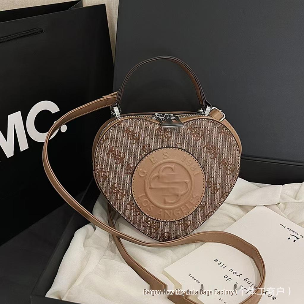 Best-Selling Heart-Shaped Crossbody Bag for Girls - 2025 Fashion Trend Niche Shoulder Bag коричневий
Best-Selling Heart-Shaped Crossbody Bag for Girls - 2025 Fashion Trend Niche Shoulder Bag коричневий