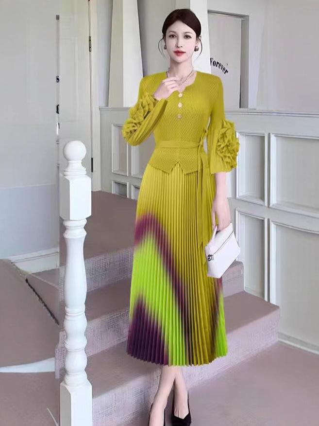 Elegant Fish Scale Pleated Plus Size Bell Sleeve Long Dress for Women One Size (40-100kg)
Elegant Fish Scale Pleated Plus Size Bell Sleeve Long Dress for Women One Size (40-100kg)