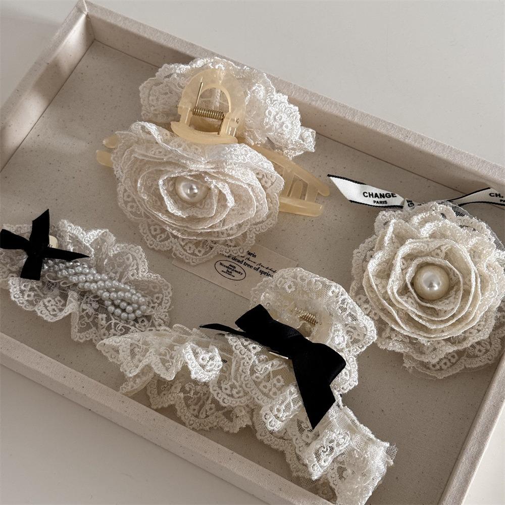 Camellia Lace Flower Hair Clip Pearl Lace Wedding Hair Clip Retro Korean Flower Hairpins Girls StyleD
Camellia Lace Flower Hair Clip Pearl Lace Wedding Hair Clip Retro Korean Flower Hairpins Girls StyleD
