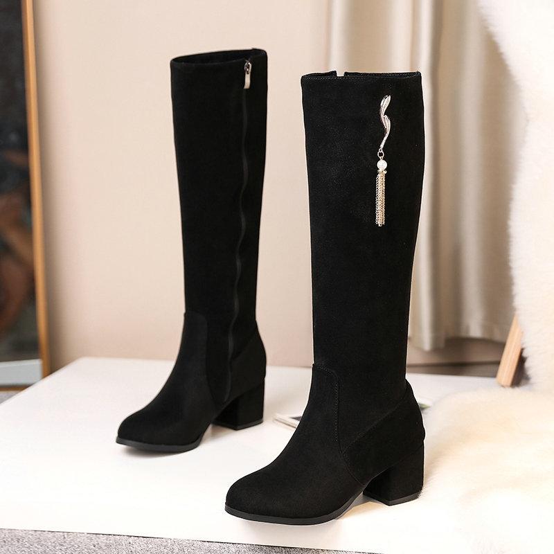 Новые модные плюшевые эластичные ботинки на толстом каблуке
Новые модные плюшевые эластичные ботинки на толстом каблуке