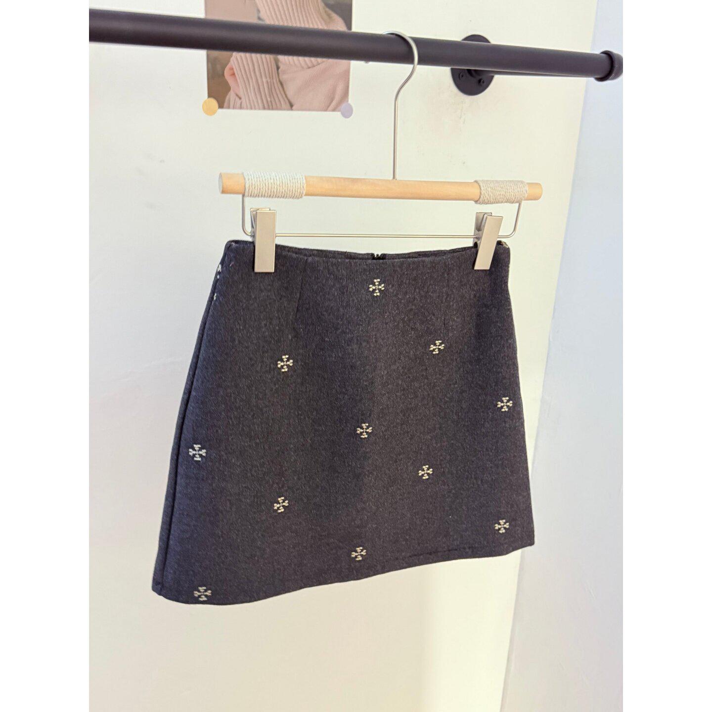 Slightly Chubby Girls Korean Style Floral Wool Skirt – Elegant Spring/Autumn Hip-Hugging Retro Design, 2026 XL
Slightly Chubby Girls Korean Style Floral Wool Skirt – Elegant Spring/Autumn Hip-Hugging Retro Design, 2026 XL