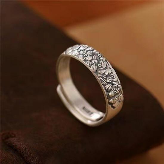 Adjustable Retro Thai Ethnic Silver Cloud Ring for Men and Women - Vintage Chinese Style Craftsmanship Adjustable Opening
Adjustable Retro Thai Ethnic Silver Cloud Ring for Men and Women - Vintage Chinese Style Craftsmanship Adjustable Opening