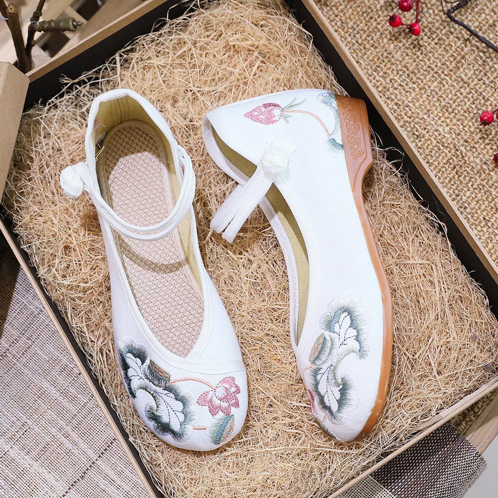 New women s embroidered shoes single shoes flower cloth shoes women s cheongsam shoes shoe buckle white red black shoes matching 35
New women s embroidered shoes single shoes flower cloth shoes women s cheongsam shoes shoe buckle white red black shoes matching 35