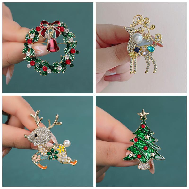 Elegant European and American Deer Brooch: High-End Christmas Elk Corsage Christmas Tree
Elegant European and American Deer Brooch: High-End Christmas Elk Corsage Christmas Tree