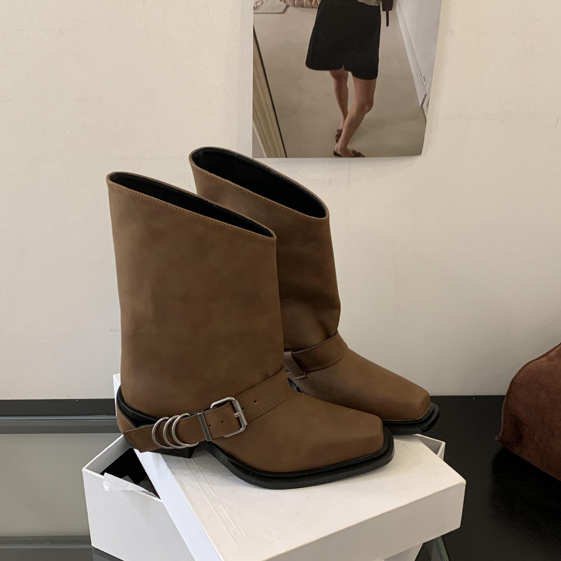 Pointed big tube around the pile of boots niche design retro western cowboy boots thick heel hot girl fashion sense boots 39 коричневый
Pointed big tube around the pile of boots niche design retro western cowboy boots thick heel hot girl fashion sense boots 39 коричневый