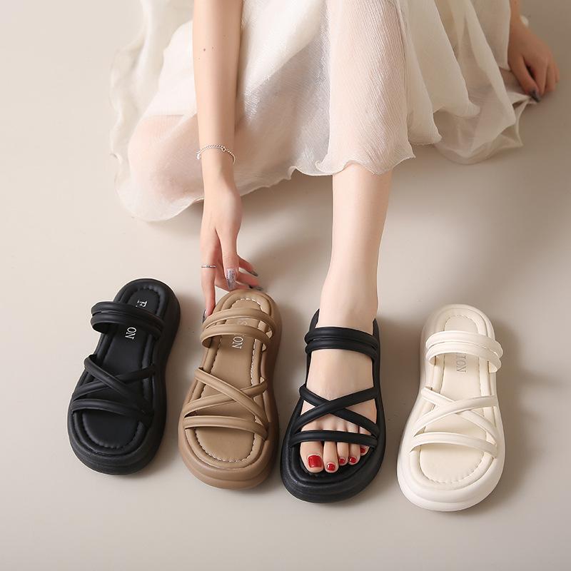 Thick-soled cool slippers women s summer wear new two-wear skirt beach sandals 40 чорний
Thick-soled cool slippers women s summer wear new two-wear skirt beach sandals 40 чорний