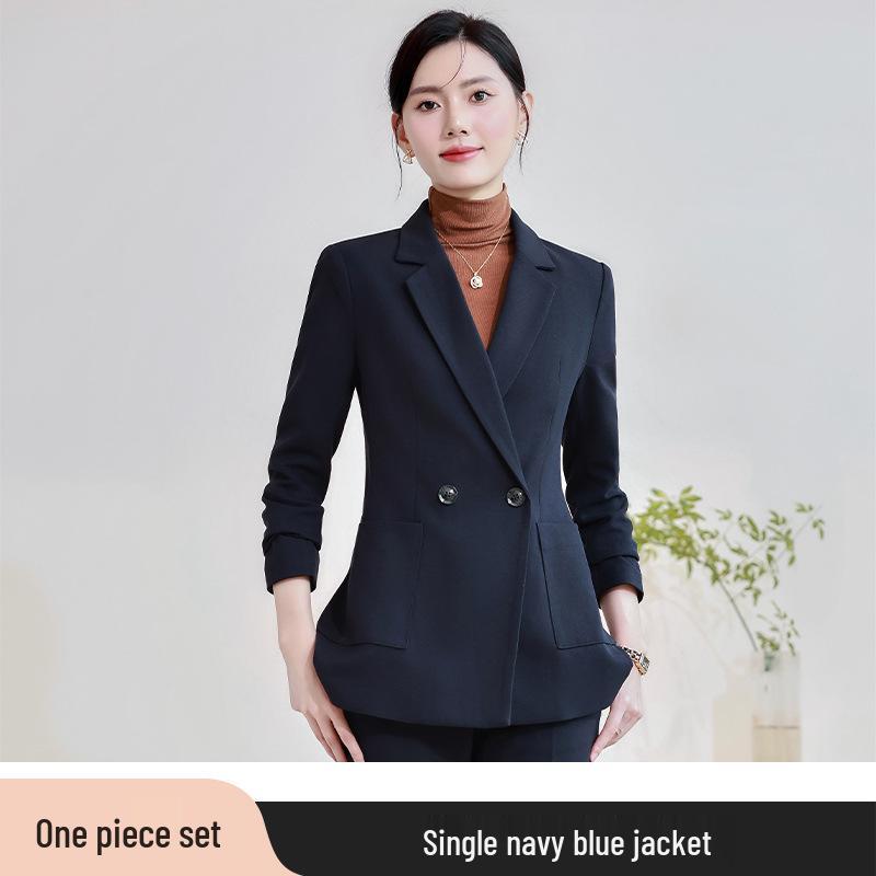 Бордовый женский костюм приталенного силуэта - Коллекция Осень/Зима 2024: Блейзер и брюки S
Бордовый женский костюм приталенного силуэта - Коллекция Осень/Зима 2024: Блейзер и брюки S