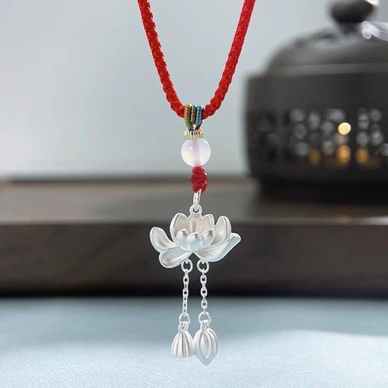 Ожерелье с подвеской в виде лотоса в китайском стиле, женское, с цветочным темпераментом, легкое, роскошное, винтажное, с кисточками as the picture
Ожерелье с подвеской в виде лотоса в китайском стиле, женское, с цветочным темпераментом, легкое, роскошное, винтажное, с кисточками as the picture