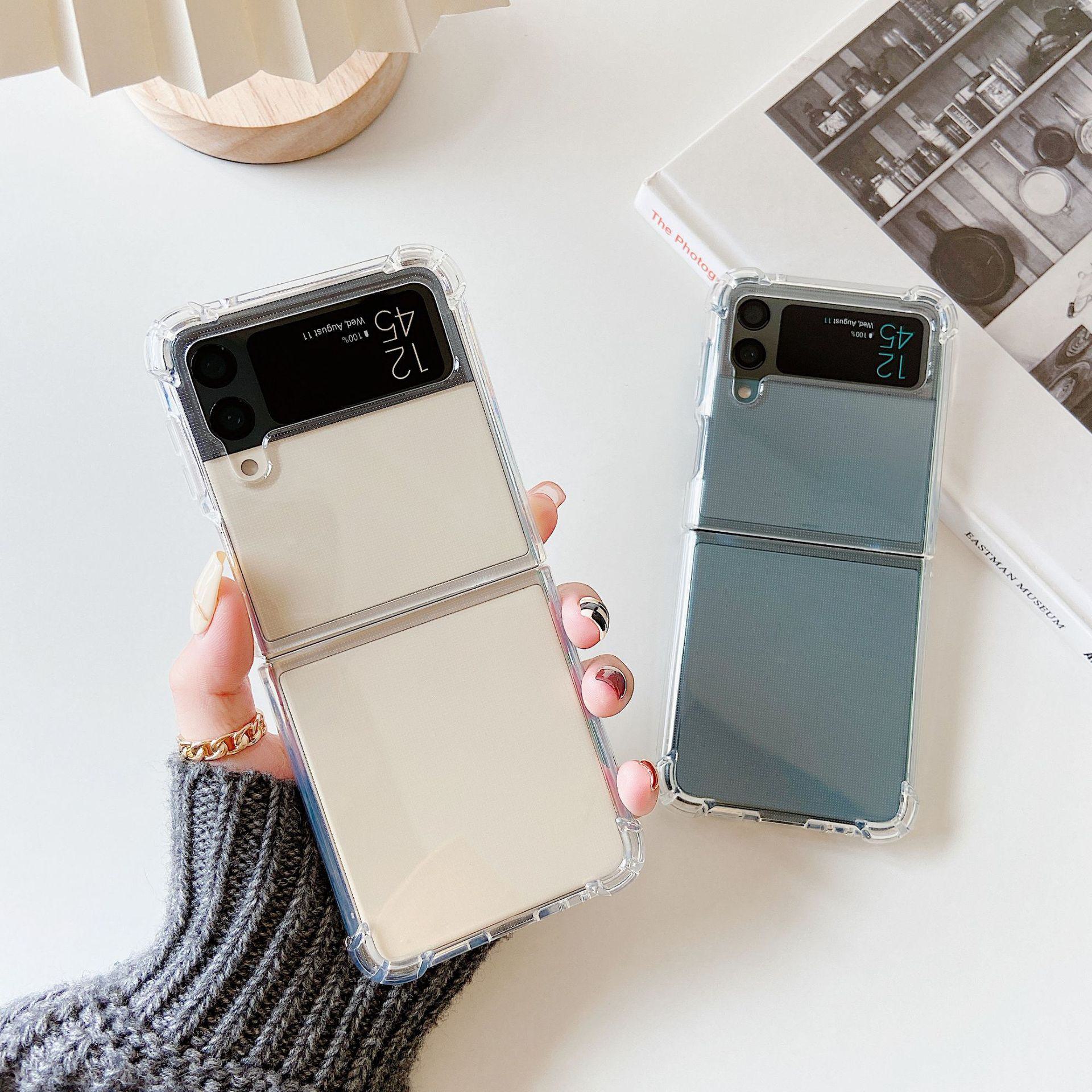 Transparent TPU Protective Case for Z Flip 5 with Glossy Finish and Folding Screen Compatibility. Z Flip 3
Transparent TPU Protective Case for Z Flip 5 with Glossy Finish and Folding Screen Compatibility. Z Flip 3