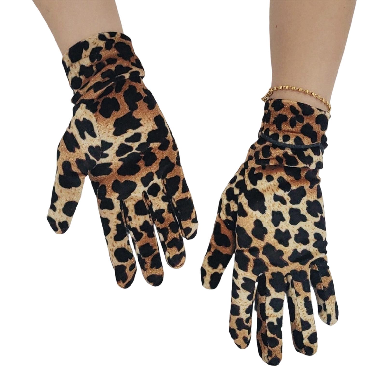 Trendy Leopard Print Winter Gloves Comfortable Stretchy Fit For Adults And Teens 1
Trendy Leopard Print Winter Gloves Comfortable Stretchy Fit For Adults And Teens 1