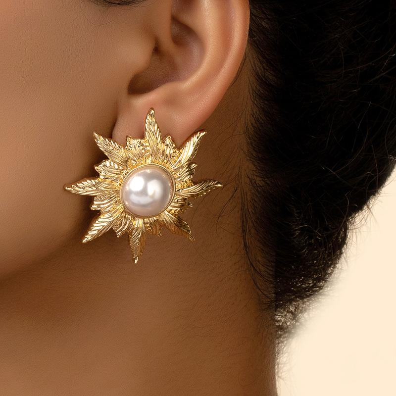 18K Gold-plated Bright Gemstone Earrings, Stainless Steel Retro Style Earrings, Women s Fashion Jewelry белый
18K Gold-plated Bright Gemstone Earrings, Stainless Steel Retro Style Earrings, Women s Fashion Jewelry белый