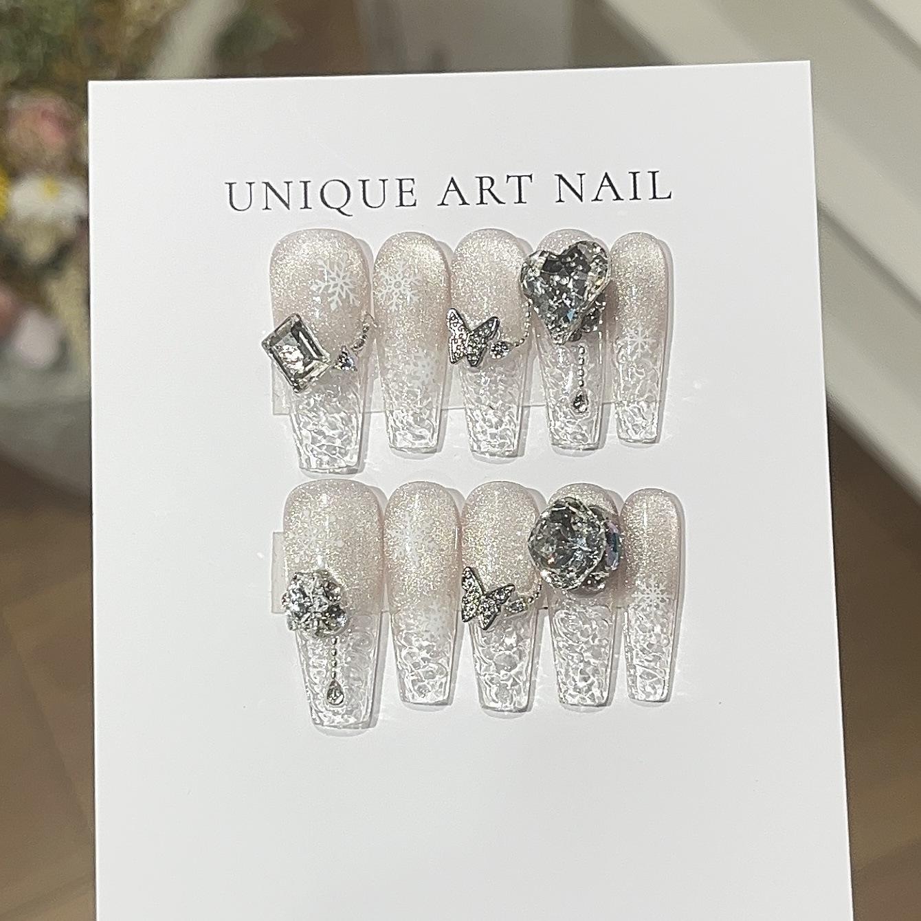 Ice Flowers, Snow, Winter Cold and Broken Feeling, White Temperament, Butterfly Stickers, Love Wear Armor L
Ice Flowers, Snow, Winter Cold and Broken Feeling, White Temperament, Butterfly Stickers, Love Wear Armor L