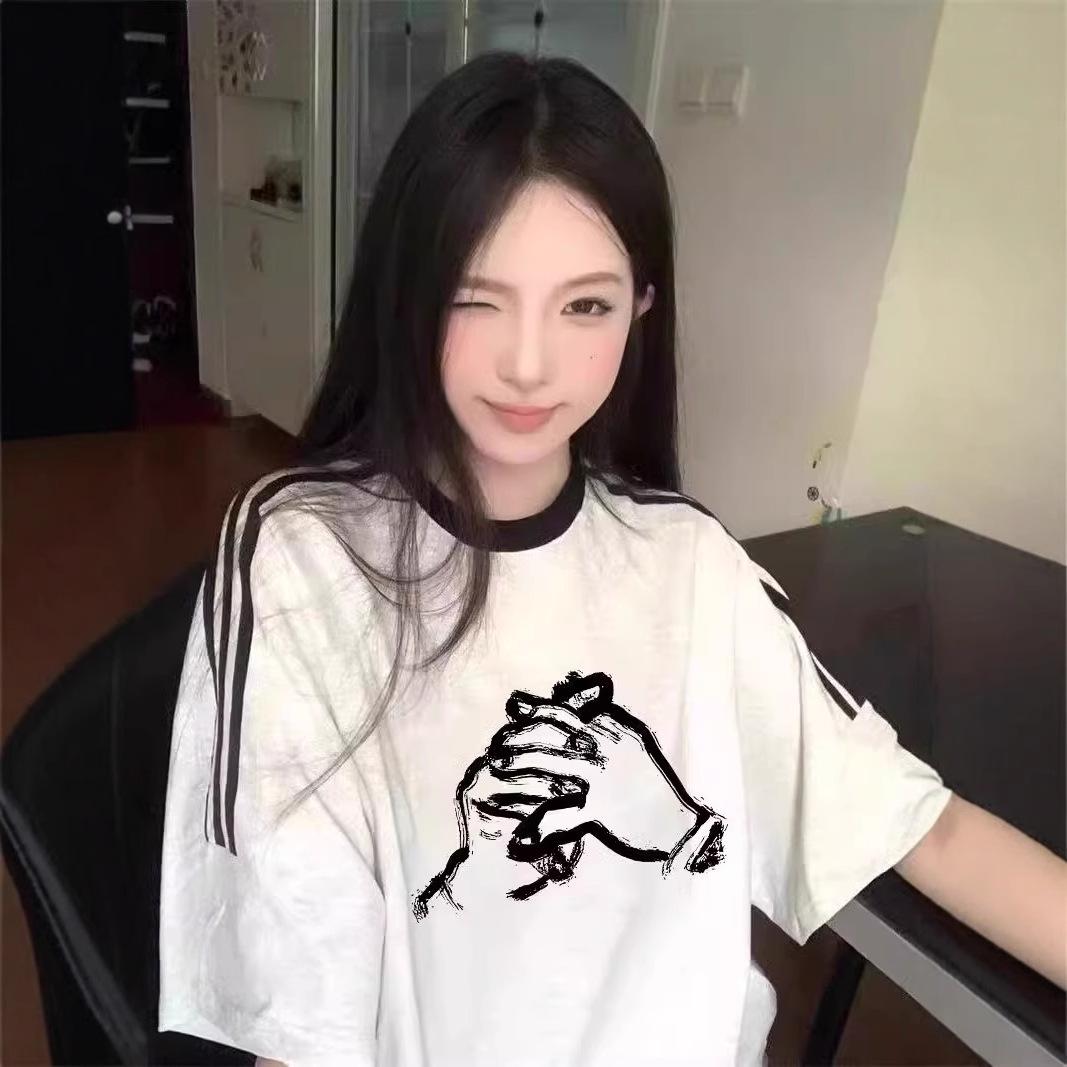 Летняя женская полосатая футболка свободного кроя 2025 года - Модный американский нишевый бренд XXL белый/серый
Летняя женская полосатая футболка свободного кроя 2025 года - Модный американский нишевый бренд XXL белый/серый