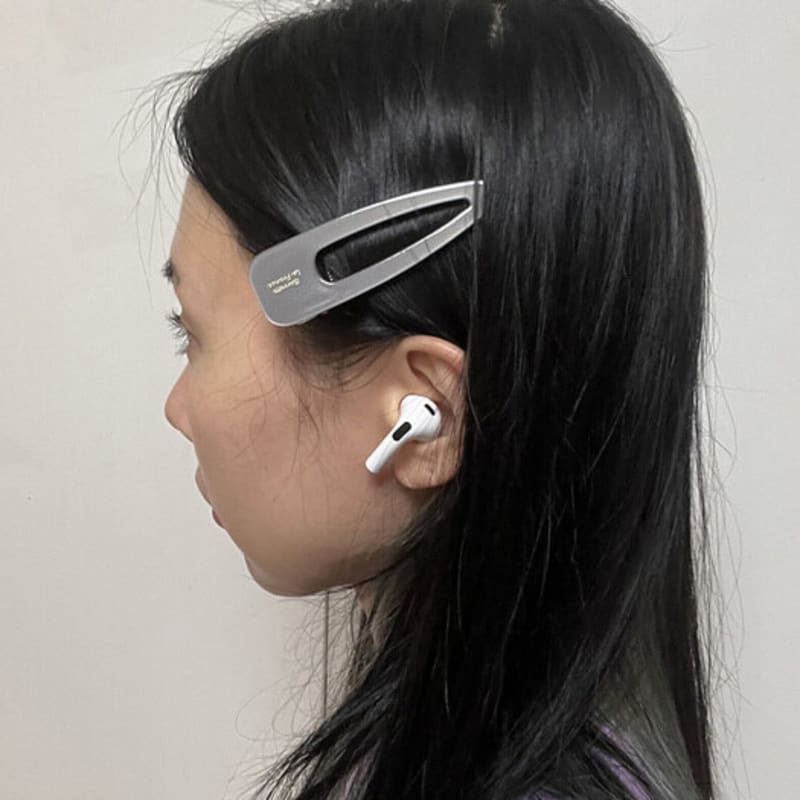 mosxe Chunky hair-pin (3color) prism
mosxe Chunky hair-pin (3color) prism