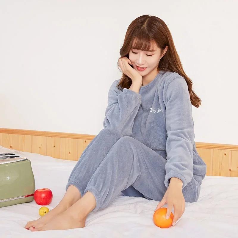 2026 Women Velvet Pajama Sets Fleecing Warm Loose Pollover + Long Pants Home Casual Warm 2Pcs Suits Women Winter Flannel Pajamas One Size синій
2026 Women Velvet Pajama Sets Fleecing Warm Loose Pollover + Long Pants Home Casual Warm 2Pcs Suits Women Winter Flannel Pajamas One Size синій